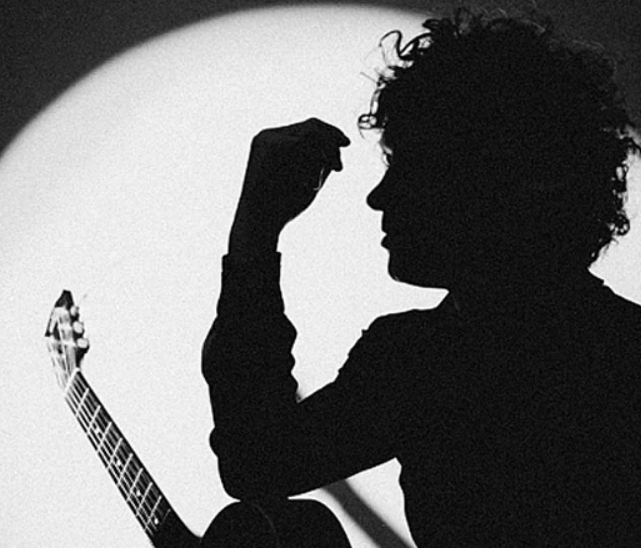 Bunbury lanza “La Voz”, un adelanto de su próximo álbum