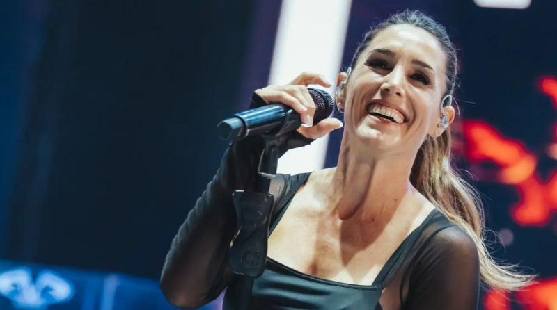 Soledad Pastorutti le cumplió el sueño a una fan en un show