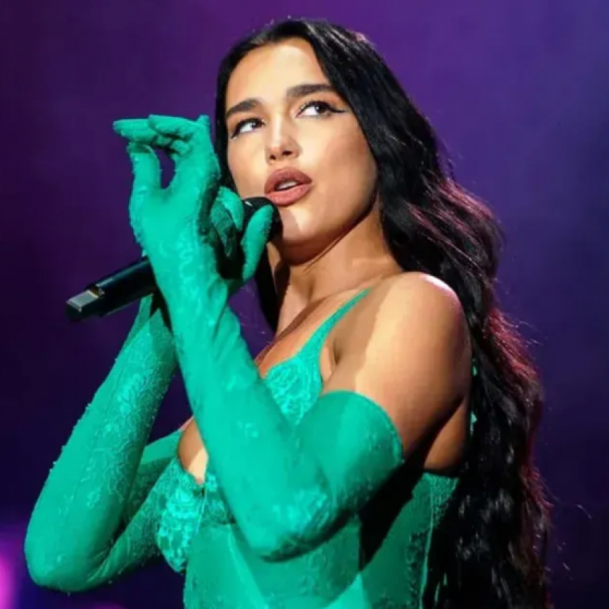 Valeria Gastarly sorprende con el lanzamiento de Importunio en Café Berlín