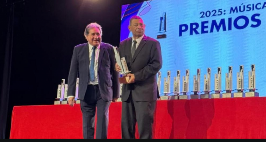 Los Manseros Santiagueños celebran un nuevo hito: recibieron el Konex de Platino