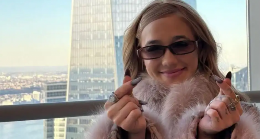 La desbordante alegría de Ángela Torre al verse en las imponentes pantallas del Times Square de Nueva York