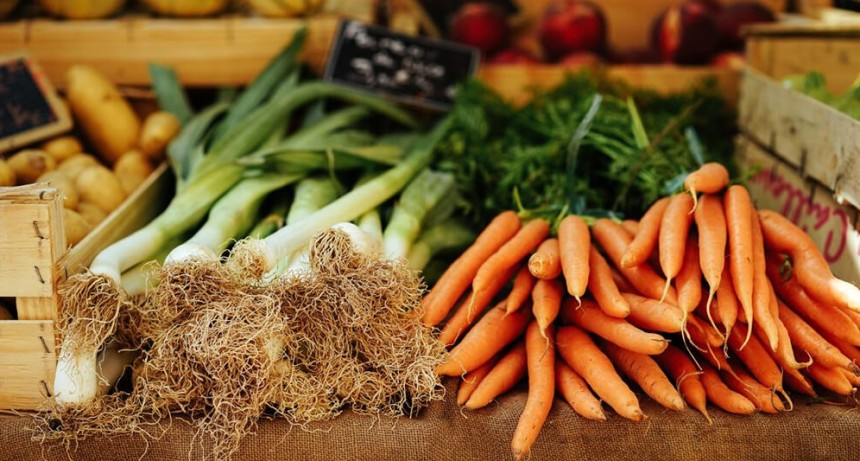 Una brecha gigante: el consumidor paga por verduras hasta 14 veces más que lo que cobra el productor