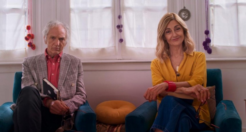 Familia de diván: Carola Reyna y Boy Olmi, juntos en la vida real y separados en la ficción