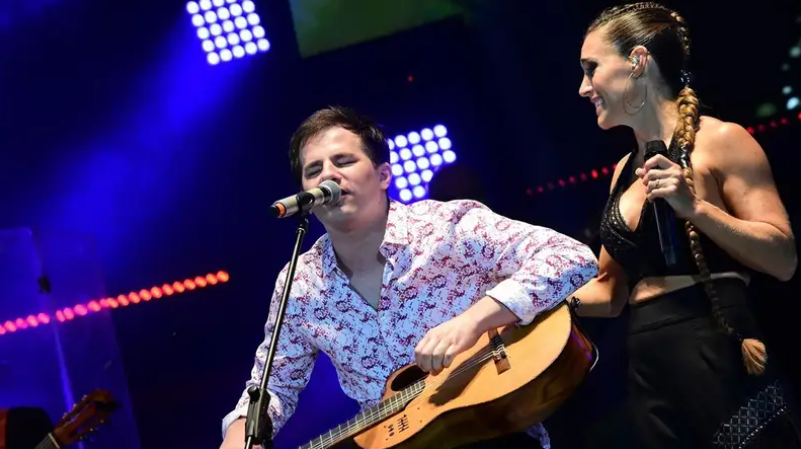 Soledad Pastorutti y Nahuel Pennisi emocionaron al folklore con un homenaje que toca el alma